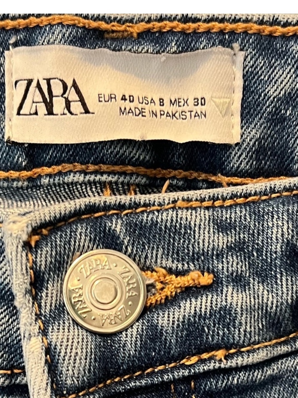 Zara High Rise Distressed Straight Crop Jeans Size 8 Raw Hem Ankle Denim - Picture 3 of 8